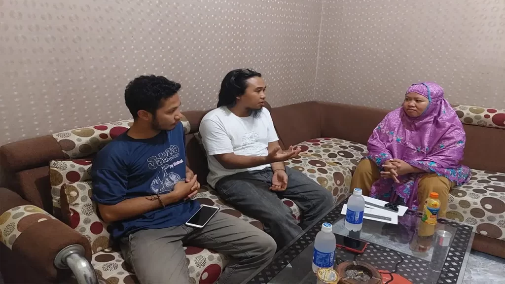 Photo: Firman (Kiri), Rasyid Ridho (Tengah), bersama Ketua BUMDes Anjani (Kanan)